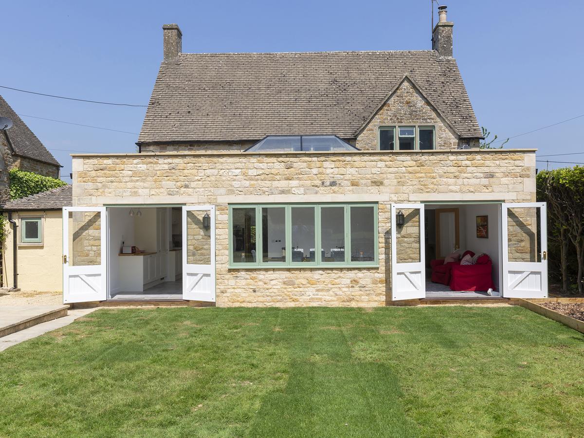 South Winds Villa Bourton-on-the-Water Exterior photo