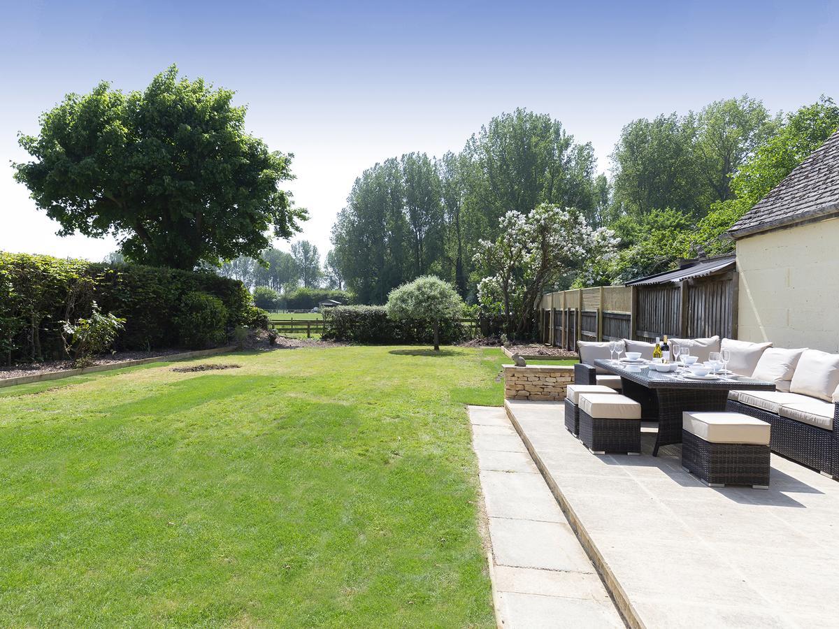 South Winds Villa Bourton-on-the-Water Exterior photo